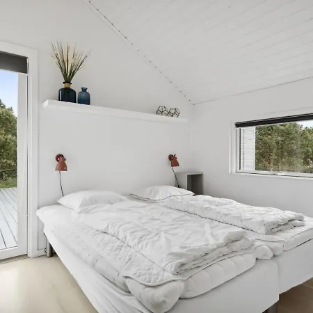 Julie - 1-5km From The Sea By Interhome *