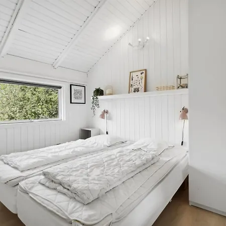 Prázdninový dům Julie - 1-5km From The Sea By Interhome *