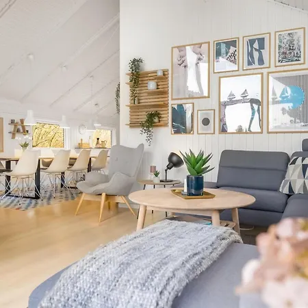 Julie - 1-5km From The Sea By Interhome Fano