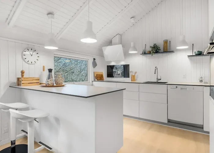 Holiday home Julie - 1-5km From The Sea By Interhome *